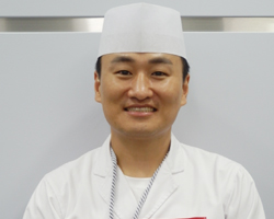 第7回日本料理コンペティション　韓国会場予選大会　2位　鄭　龍官　氏